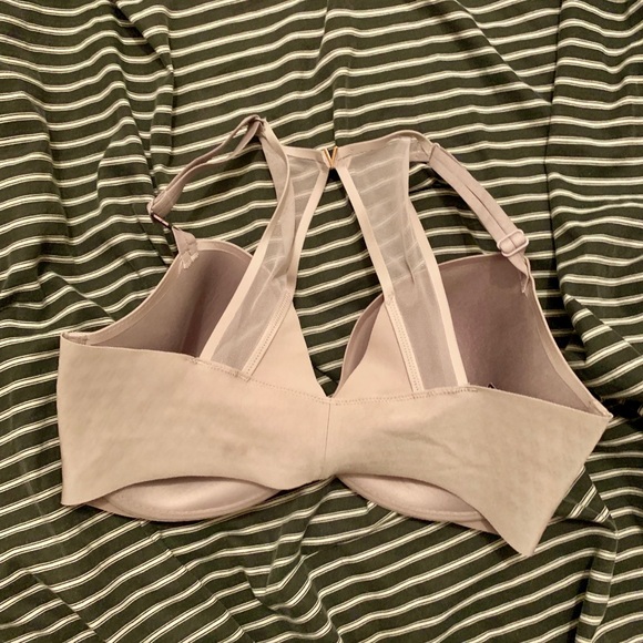 Victoria Secret Bra - Picture 2 of 3